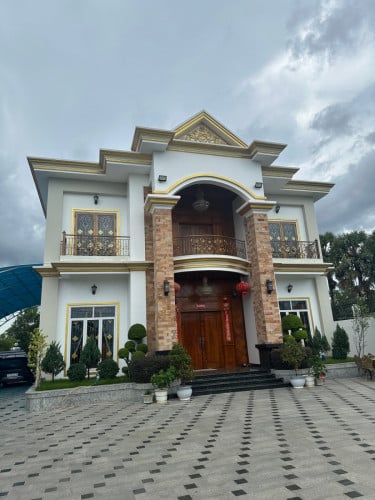 វីឡាសម្រាប់លក់ ឬ ជួល នៅក្រុងកំពត