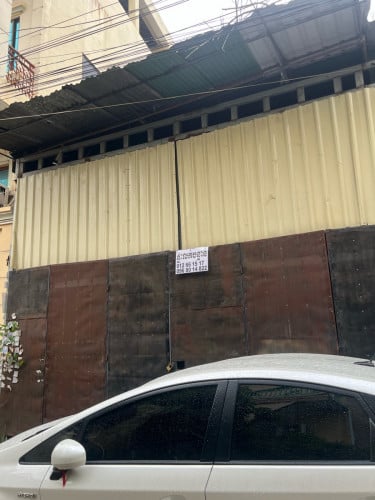 ផ្ទះ 2 ល្វែងលក់ជាបន្ទាន់