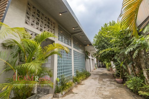 1 Bedroom Home Office For Rent in Southern Tonle Basak