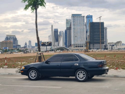 Camry LEនៅសំនុំស្អាត ឡាននៅខេត្តកំពង់ចាម