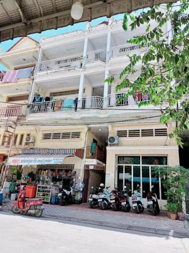 ផ្ទះលក់បន្ទាន់(មានបន្ទប់ជួលស្រាប់)