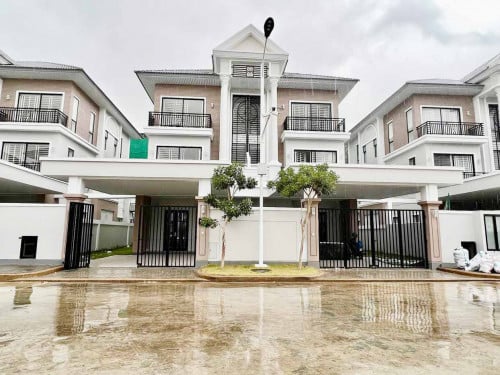 វីឡាភ្លោះB សម្រាប់ជួល | Twin B Villa For Rent (Borey Penghourt Boeung Snor)