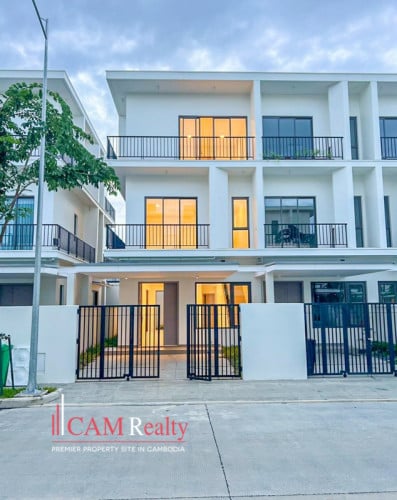 ផ្ទះវីឡាកូនកាត់ល្អ សម្រាប់លក់ | Villa Kon Kat Laor For Sale