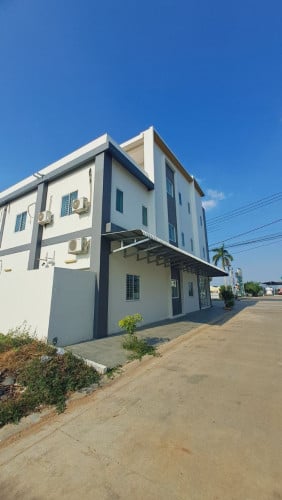 Shop House for Sell-ផ្ទះអាជីវកម្មផ្លូវជាតិ៥១ មានចំណូលពីការជួលស្រាប់