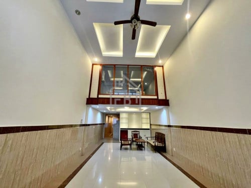 Townhouse 4 Rooms for RENT in Toul Kork Area