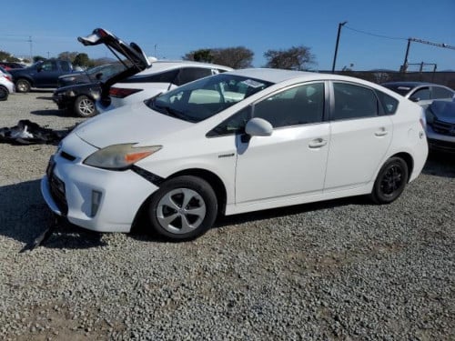 Toyota Prius 2012 op2 ឃ្មុំស៊ីន ជិតបើកទូរ