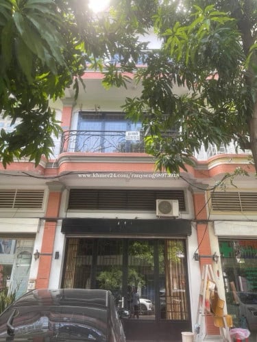 House 3 ជាន់ដាក់លក់ ចម្ងាយ 600m ពីស្ពានជ្រោយចង្វា