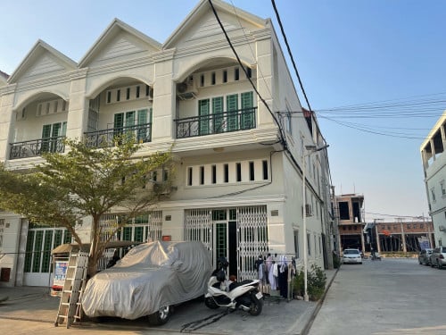 ផ្ទះលក់បន្ទាន់​ តម្លៃចចារបាន