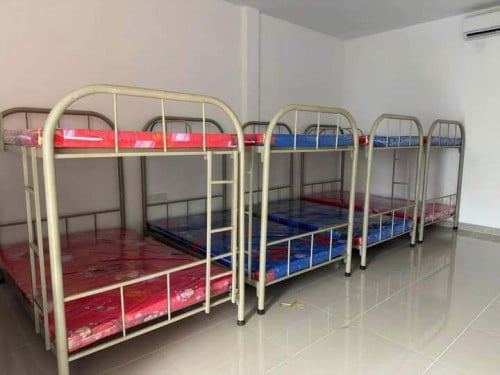 គ្រែដែកពីជាន់