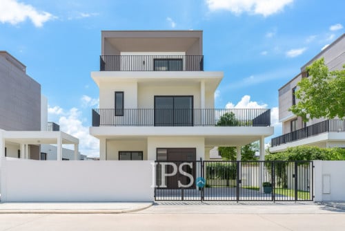 #សម្រាប់លក់ 🏡 វីឡា 4 បន្ទប់គេង Udom – Chankiri Palm Creek, ភ្នំពេញ