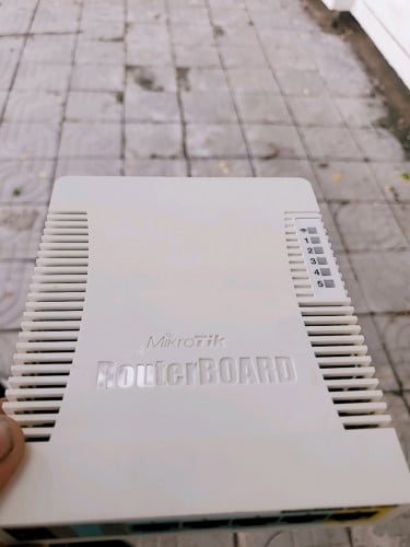 27$ Mikrotik RB 951-Ui មានតែ4គ្រាប់ទេ ថ្មី 98%