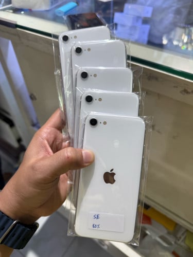 iPhone SE 2 64GB ( Look like new) 99.99%