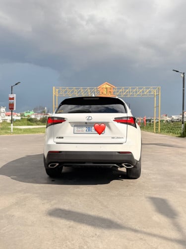 Nx200t F sport