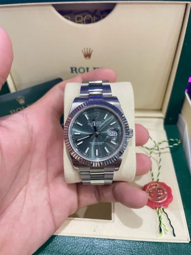 Rolex Oyster Datejust Mint 41mm