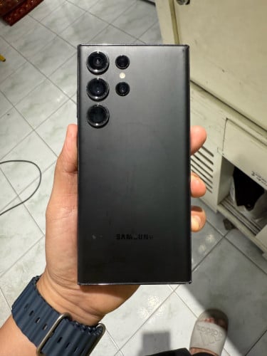 S23 Ultra 256GB ក្រុមហ៊ុន សើ្ទសំបកតិចៗ ( Look like new)