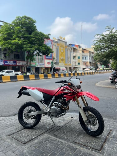 ថ្មីម្ចាស់ដេីម