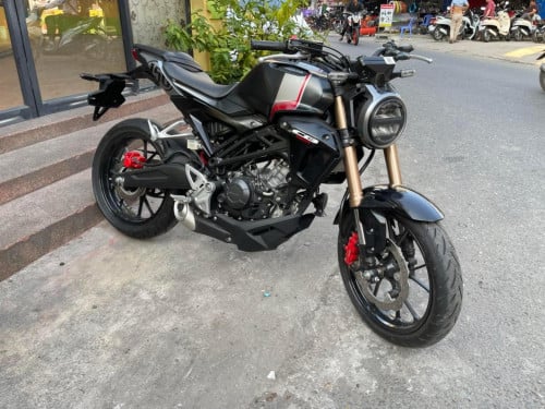 នៅថ្មីម្ចាស់ដេី