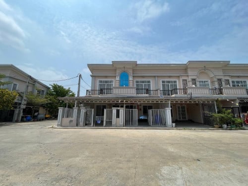 ផ្ទះសម្រាប់ជួលទាំង2ក្នុងបុរីគ្រីស្តាល់  -R191