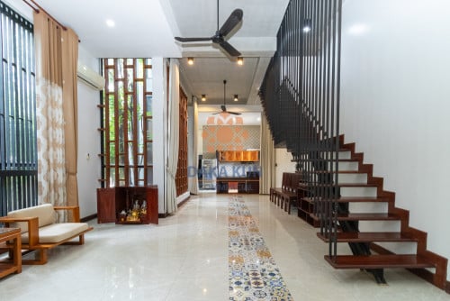 វីឡាសម្រាប់លក់នៅក្នុងក្រុងសៀមរាប វត្តបូព៌/5 Bedrooms Villa for Sale in Siem Reap City-Wat Bo