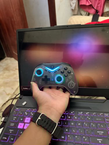 ដៃហ្គេម bluetooth ប្រើបានទាំងទូរស័ព្ទនិងកុំព្យូរទ័រ