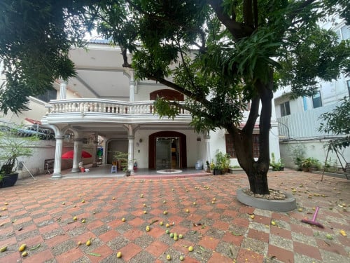 វីឡាសម្រាប់ជួល នៅបឹងកេងកង១ | VILLA FOR RENT IN BKK1