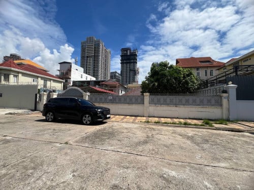 » ផ្ទះវីឡាសម្រាប់លក់នៅទួលគោក/Villa for sale in Toul Kork.