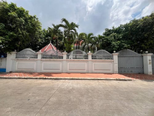 » ផ្ទះវីឡាសម្រាប់លក់នៅទួលគោក/ Villa for sale in Toul Kork.