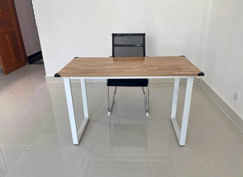 តុកៅអីធ្វើការ