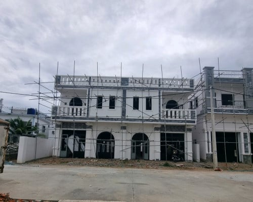 ផ្ទះល្វែងសម្រាប់លក់