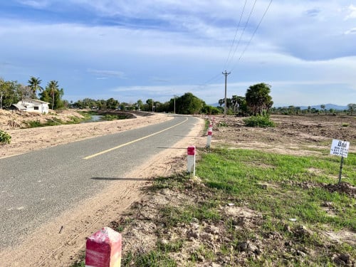 ដីជាយក្រុងភ្នំពេញ 1ការ៉េ38$ ក្បាលដីជាប់ផ្លូវកៅស៊ូរដ្ឋ ម្ចាស់ផ្ទាល់