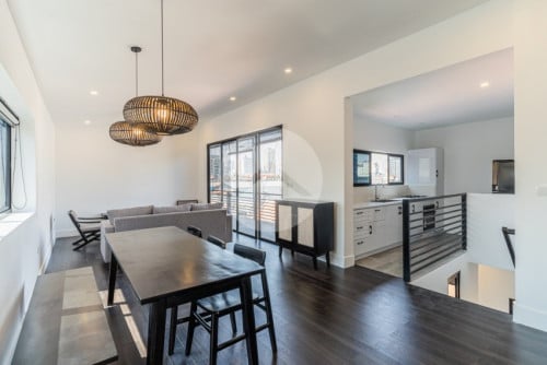 #ForSale 🏢 Renovated 3 Bedroom Apartment – Chey Chumneah