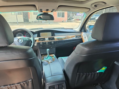 BMW530i