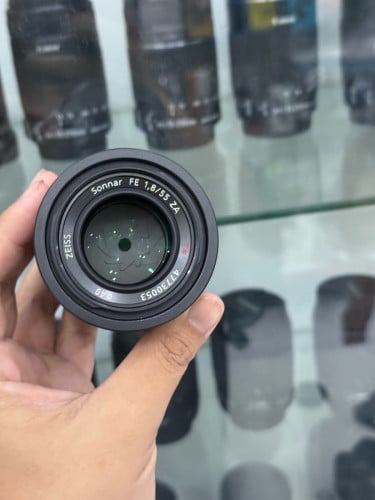 Sony FE 55mm F1.8 ZA 98%