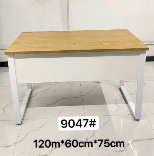 តុធ្វើការ