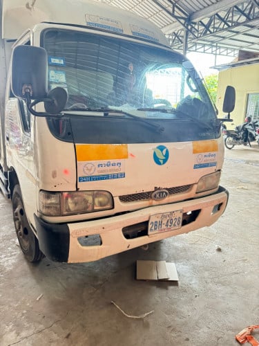 រថយន្តសម្រាប់លក់ ដូរ ប៉ុង 2 tonហើយ
