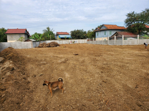 ដីសម្រាប់ជួល