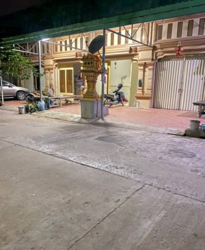 ផ្ទះ​លក់បន្ទាន់