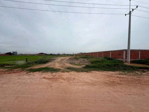 ដីលក់នៅជិតវិហ៊ាចិន(វត្តបញ្ញាធំ)