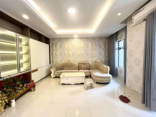 វីឡាភ្លោះB សម្រាប់លក់​ / Twin B villa for sale ( in Borey Penghout near AEON3)