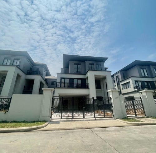 វីឡាឃ្វីនII សម្រាប់លក់បន្ទាន់ | QUEEN II URGENT SALE (In Grand Phnom Penh)