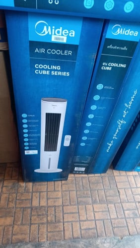 មានលក់កង្ហារទឹក Midea 5 L  ថែមកំសៀវទឹក