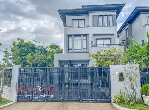 🏠 វីឡាឃ្វីន (Queen Villa) សម្រាប់លក់ ក្នុងបុរីប៉េងជីបម៉ុងលែនផាកលែន ៥០ម៉ែត្រ