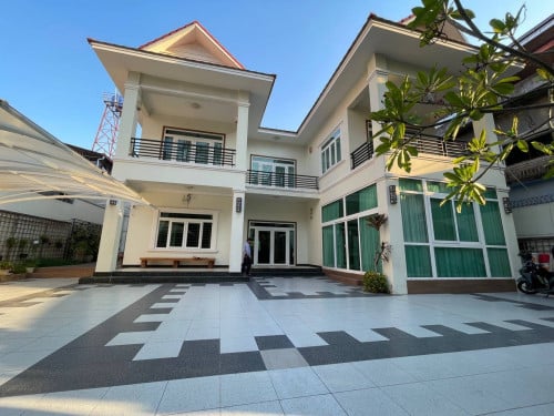 វីឡានៅសម្រាប់ជួល នៅទួលទំពូង | Villa for rent in Toul Tompoung area