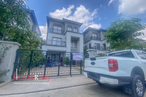 5 Bedrooms Queen B Villa For Rent In Chip Mong Land, Parkland 50m Phnom Penh