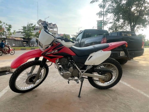 Honda XR 230y 05y សន្នុំពីឃ្លាំង បង់រំលស់ក៏បាន