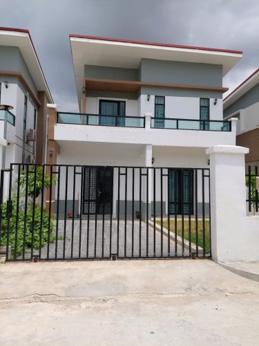 វិឡាទោល ប្លង់រឹង សាងសង់រួច100% តភ្លើង និងទឹករួចរាល់ ចូលនៅបានភ្លាម