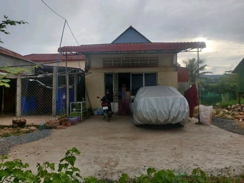 ផ្ទះលក់ ក្រុងកំពត $2,5000 ឬជួល $120