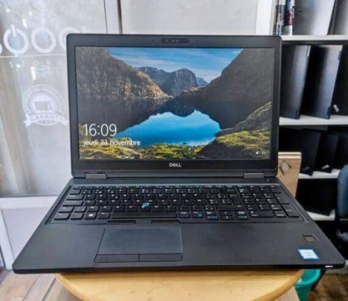 Dell latitude 5590 ci7 8th ram 8GB ssd m2 256gb screen size 15.6” FHD touch