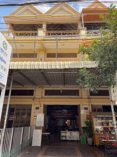 ផ្ទះអាជីវកម្ម1ល្វែង  លក់បន្ទាន់ តម្លៃ $186,000