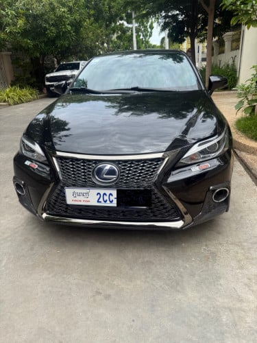 CT200h full premium up to 2020full ម្ចាស់ដើមទី 1